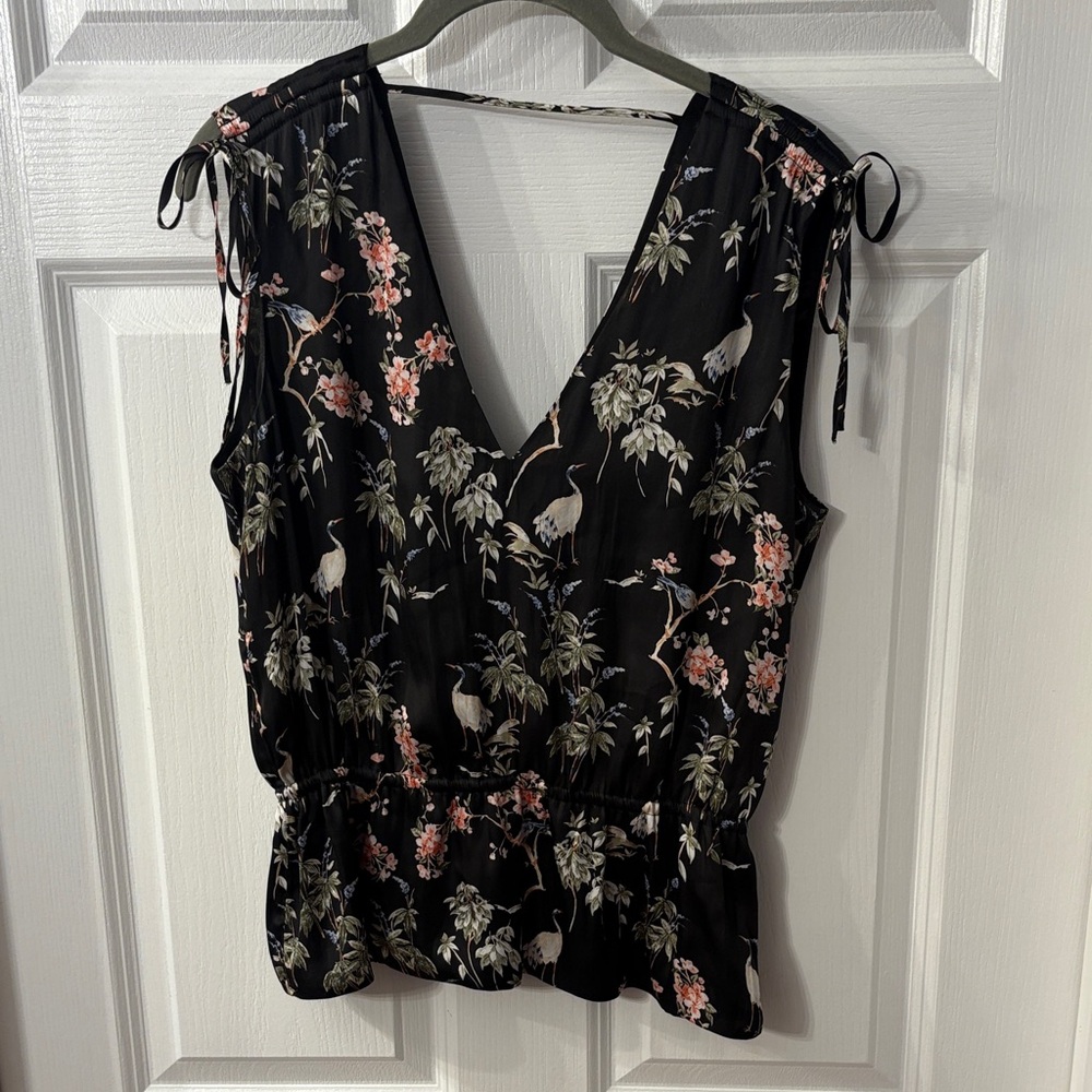 Banana Republic Black Floral V-Neck Blouse M Tall